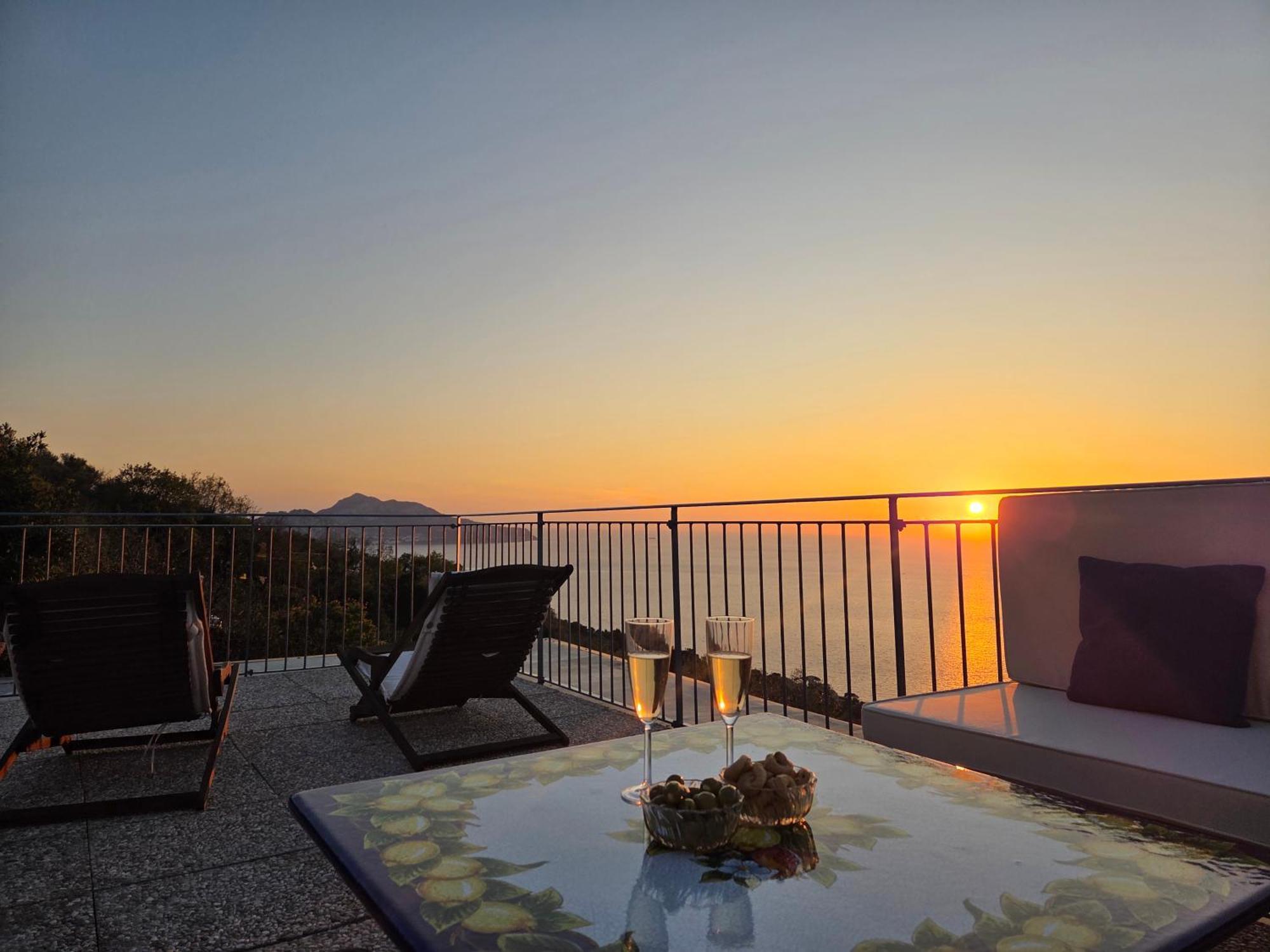 Sun & Relax, Relaxing Location With Seaview Villa Massa Lubrense Ngoại thất bức ảnh